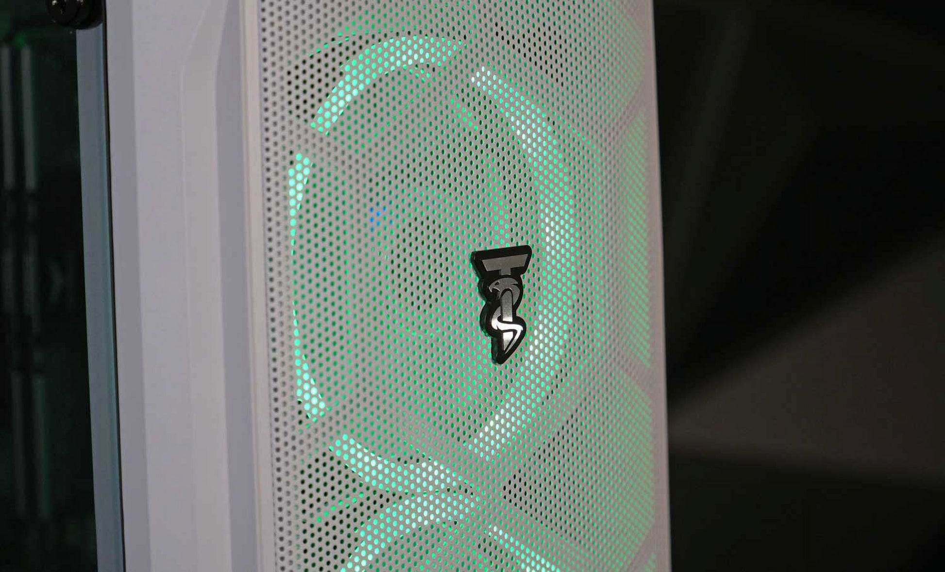 Avalanche 2.0 Gaming PC - AMD Ryzen 7 (4.1Ghz Turbo), AMD RX 580 8GB, 32GB DDR4, 1TB SSD